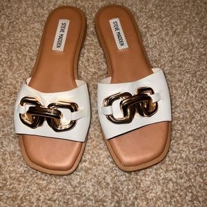 Steve Madden flat sandal size 6